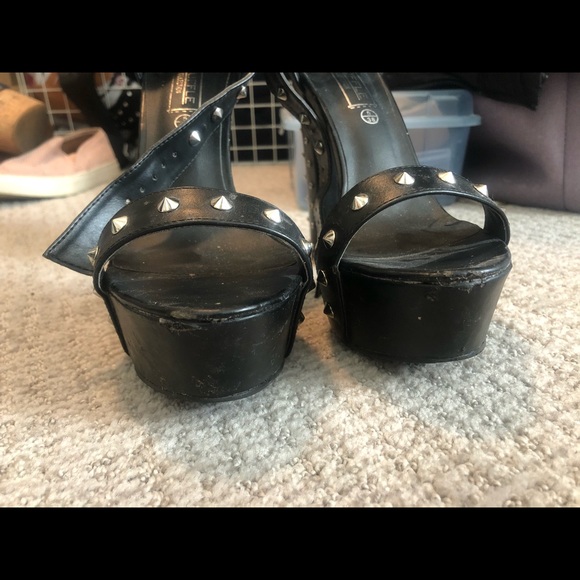 Cool studded embellished strappy heels! - Picture 4 of 4